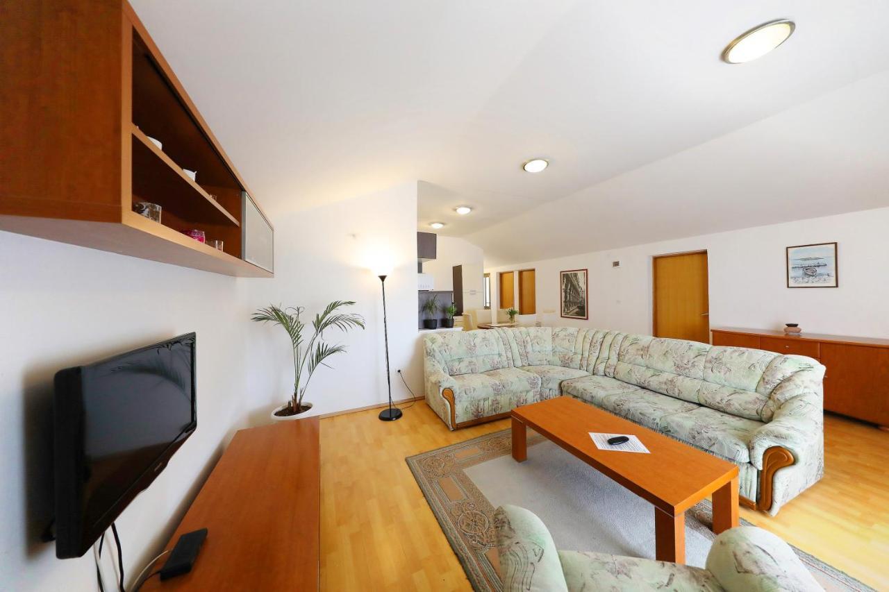 Ap Roko&Dina Apartment นิน ภายนอก รูปภาพ